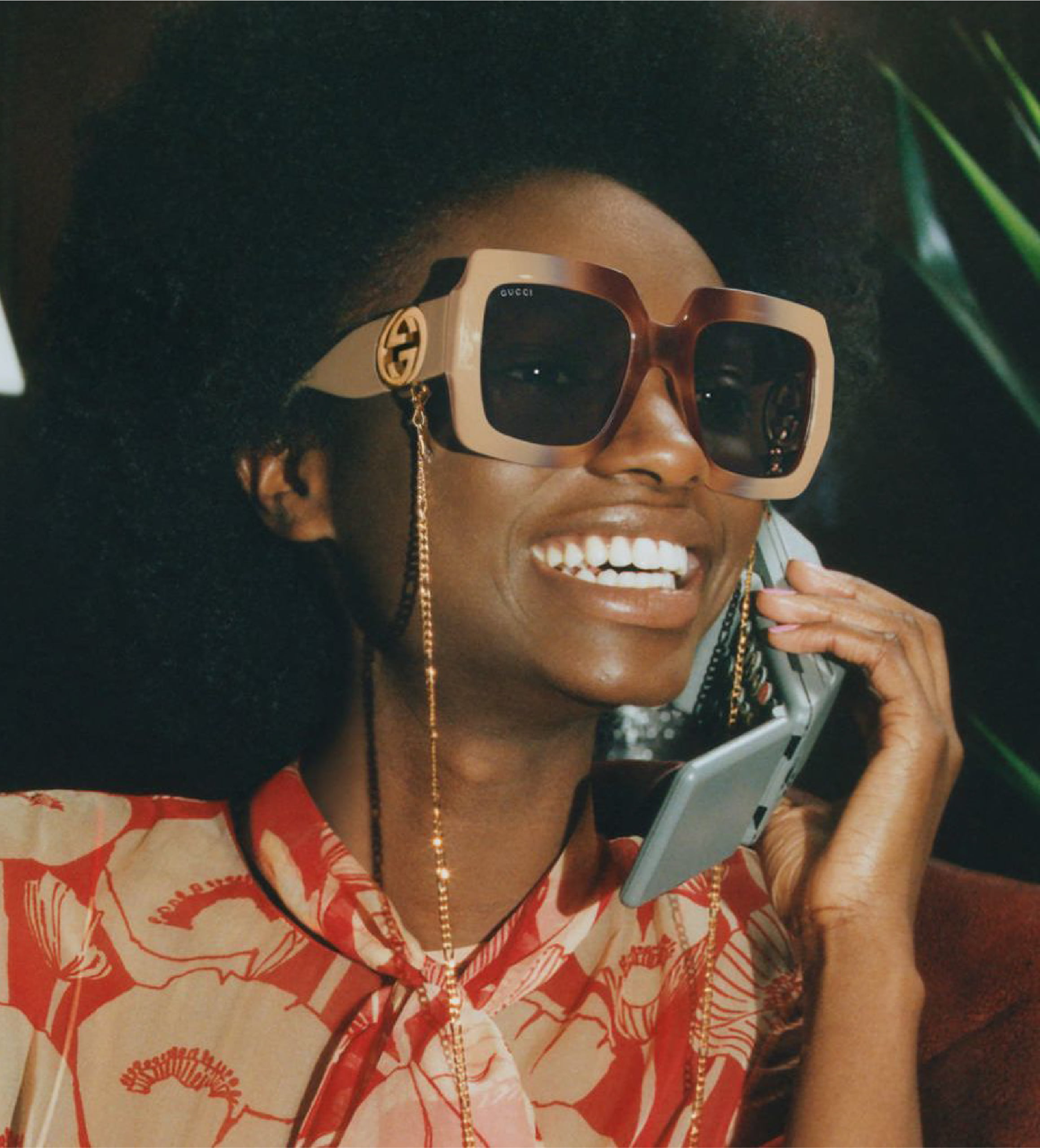 Vrouw met Gucci zonnebril van Akkerman Eyewear